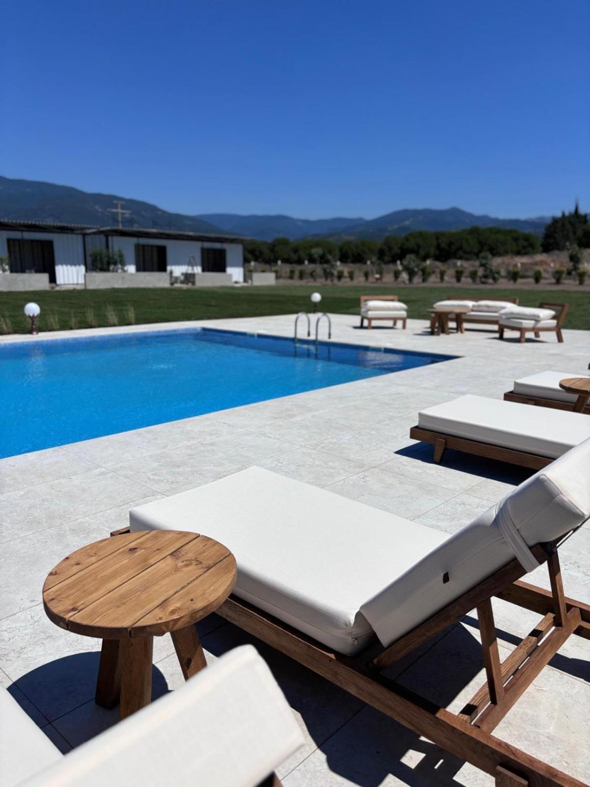Casa Mora Aparthotel Едремит Екстериор снимка
