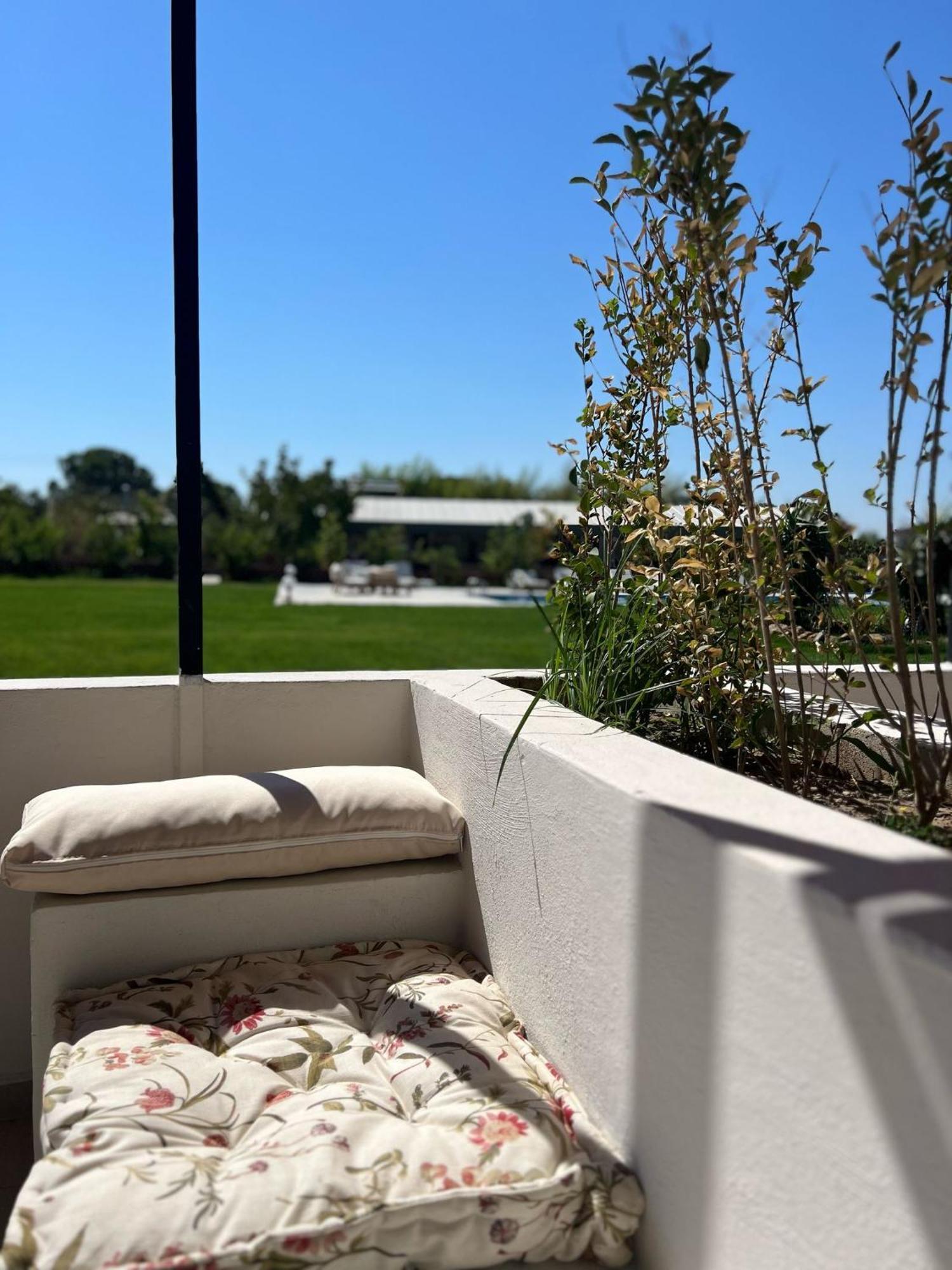 Casa Mora Aparthotel Едремит Екстериор снимка