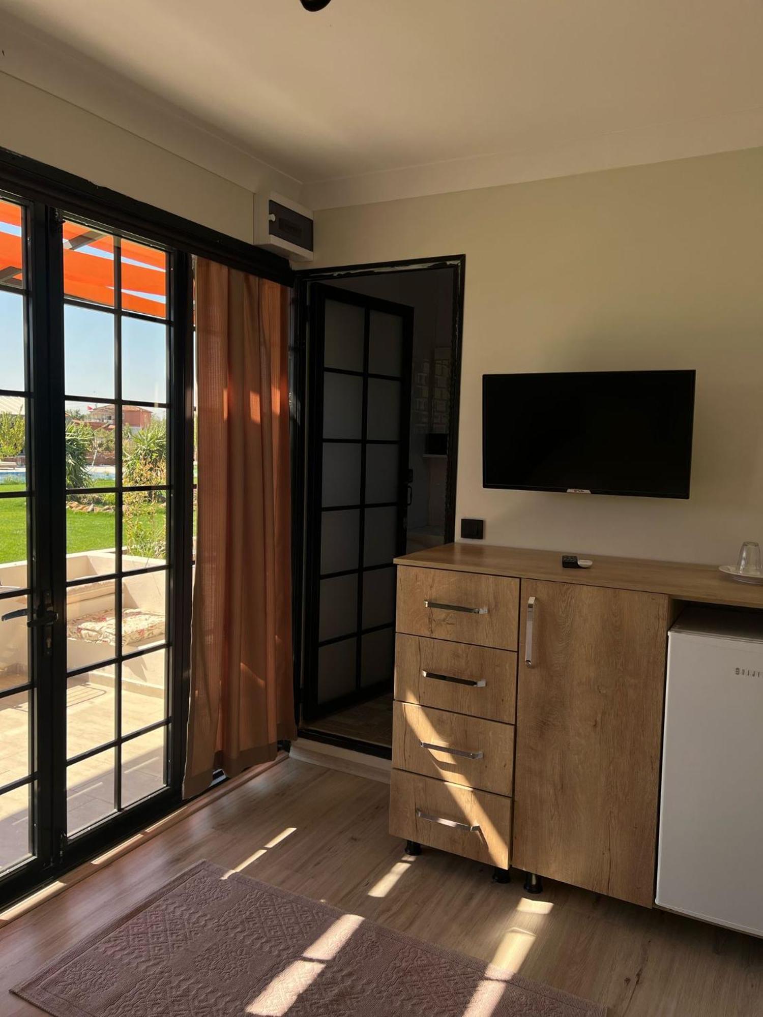 Casa Mora Aparthotel Едремит Екстериор снимка