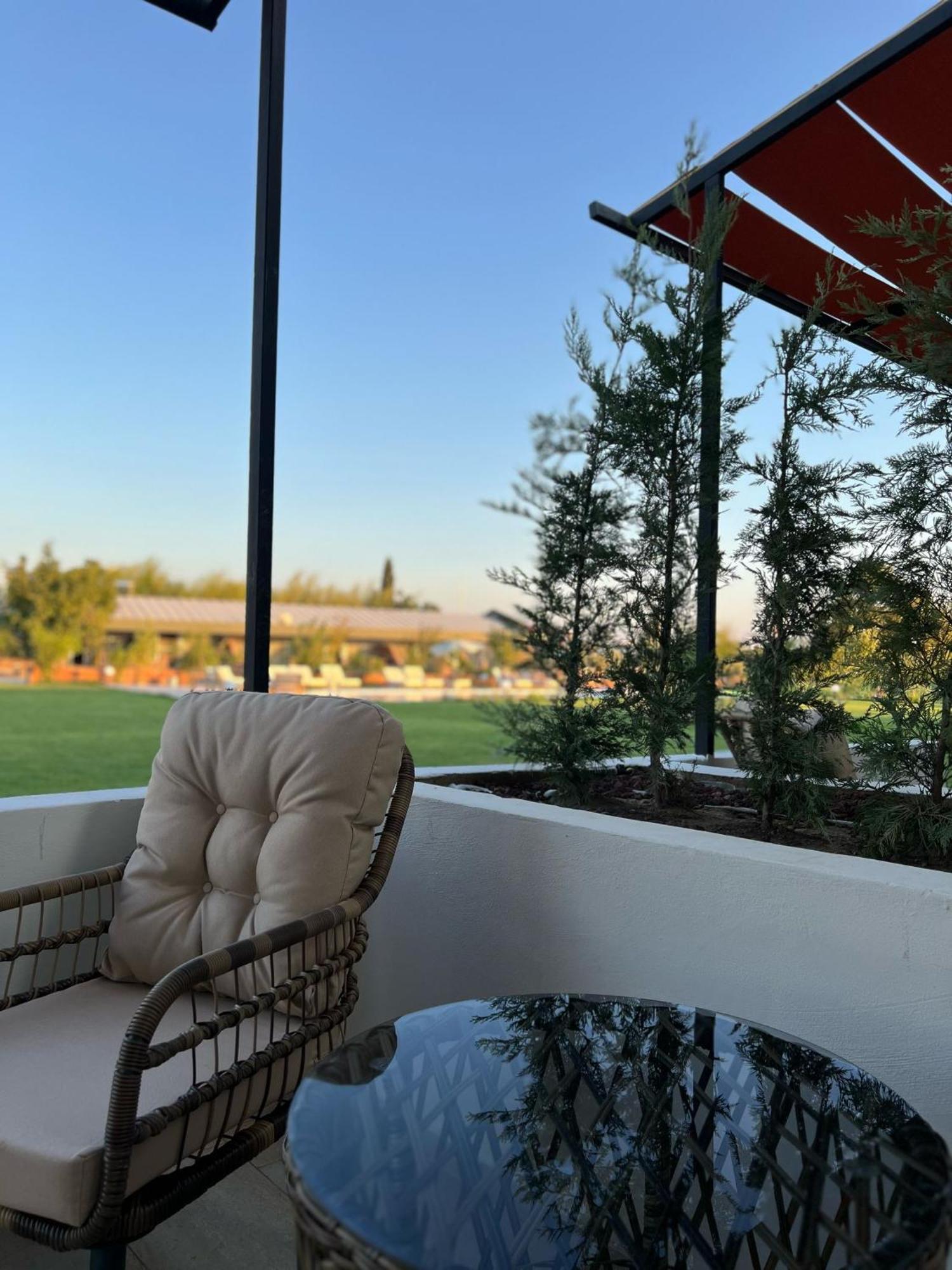 Casa Mora Aparthotel Едремит Екстериор снимка
